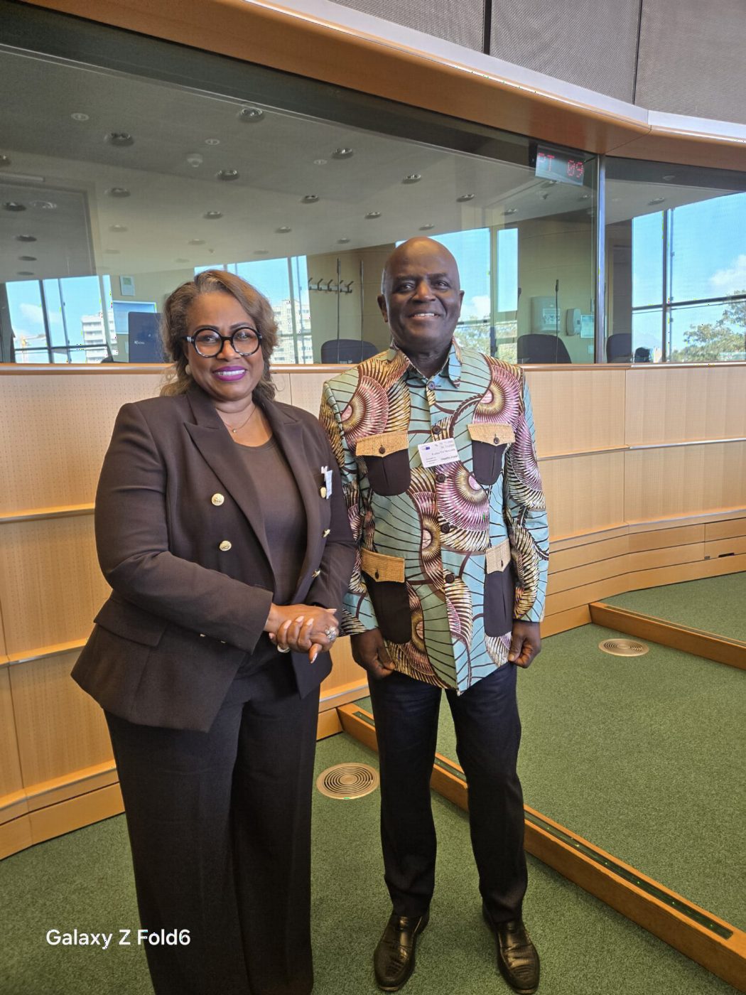 Dr Flavie LOMBO en marge du forum, au Parlement européen à Bruxelles
